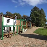 Gospodarstwo agroturystyczne Gutspark Schwarbe Mit Reiterhof - 3 Mattchow