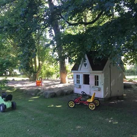 Gutspark Schwarbe Mit Reiterhof - 3 *